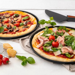Комплект 2 тави за пица с нож Zenker 7513, 29 см, Тефлон, Черен