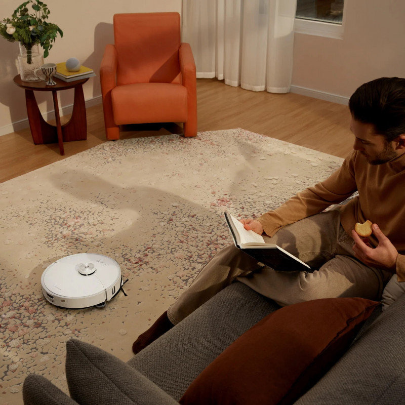 Прахосмукачка робот Roborock S8 MaxV Ultra S8MVU02-00, 69 W, 10000 Pa, Lidar, Wi-Fi, Гласови команди, 5200 mAh, 3D картографиране, Автономия до 180 мин, Бял