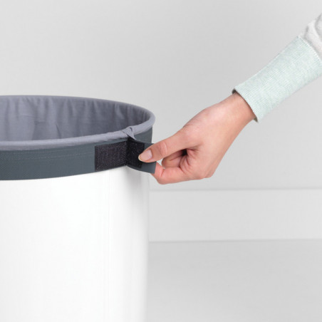 Кош за пране Brabantia 90300241, 60 л, Корков капак, Пълнене без отваряне, Вентилационни отвори, Бял