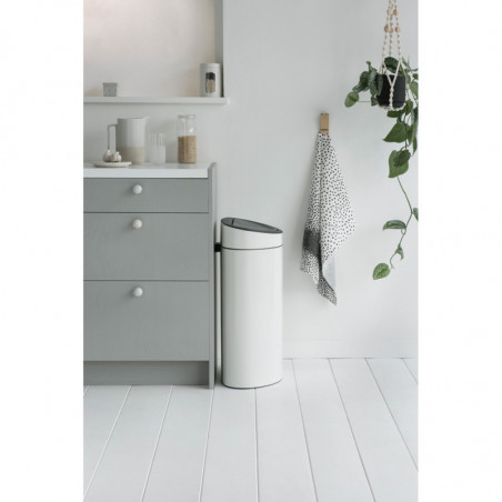 Кош за боклук Brabantia Touch Bin New 649729, 40 л, Безшумно и плавно затваряне, Плосък гръб, Бял