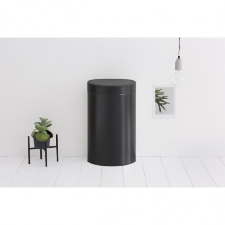 Кош за боклук Brabantia Touch Bin New 649733, 40 л, Безшумно и плавно затваряне, Плосък гръб, Черен
