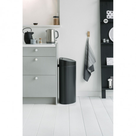 Кош за боклук Brabantia Touch Bin New 649733, 40 л, Безшумно и плавно затваряне, Плосък гръб, Черен