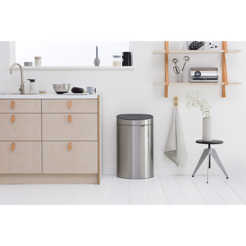 Кош за боклук Brabantia Touch Bin New 649734, 40 л, Безшумно и плавно затваряне, Плосък гръб, Устойчив на пръстови отпечатъци, Инокс/мат