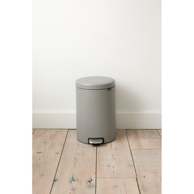 Кош за боклук с педал Brabantia NewIcon 1001091, 20 л, Плавно затваряне, Противоплъзгаща основа, Минерално покритие, Сив