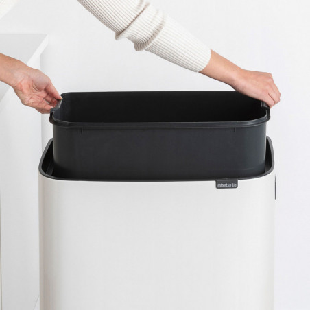 Кош за боклук Brabantia Bo Touch Hi 1001259, 60 л, Странични отвори за пренасяне, Регулируеми крака, Бял