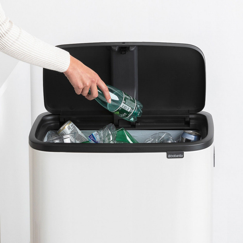 Кош за боклук Brabantia Bo Touch Hi 1001259, 60 л, Странични отвори за пренасяне, Регулируеми крака, Бял