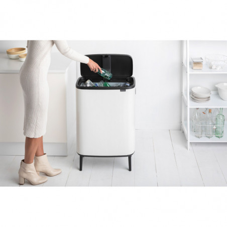 Кош за боклук Brabantia Bo Touch Hi 1001259, 60 л, Странични отвори за пренасяне, Регулируеми крака, Бял