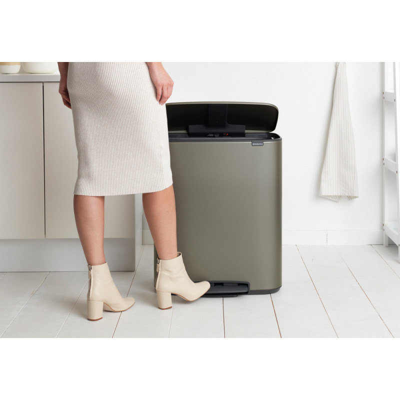 Кош за боклук Brabantia Bo Pedal 1003184, 60 л, Леко затваряне, Противоплъзгаща основа, Сив