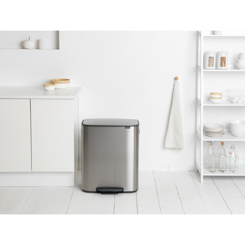 Кош за боклук Brabantia Bo Pedal 1003186, 60 л, Леко затваряне, Противоплъзгаща основа, Устойчив на пръстови отпечатъци, Инокс/Мат