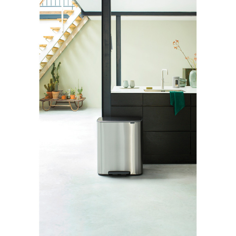 Кош за боклук Brabantia Bo Pedal 1003186, 60 л, Леко затваряне, Противоплъзгаща основа, Устойчив на пръстови отпечатъци, Инокс/Мат