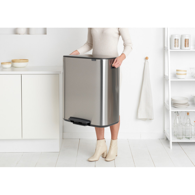 Кош за боклук Brabantia Bo Pedal 1003186, 60 л, Леко затваряне, Противоплъзгаща основа, Устойчив на пръстови отпечатъци, Инокс/Мат