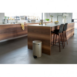 Кош за боклук с педал Brabantia NewIcon 1003205, 20 л, Плавно затваряне, Противоплъзгаща основа, Златен металик