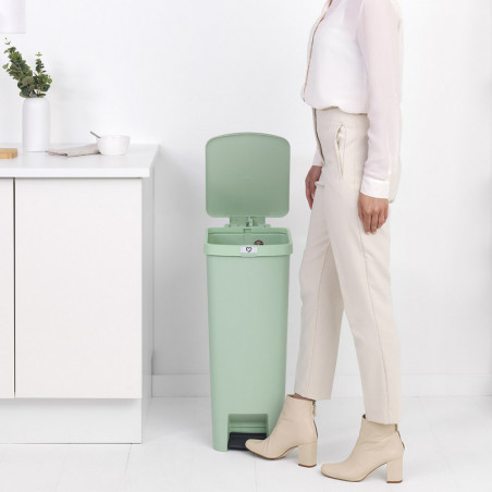 Кош за боклук с педал Brabantia StepUp 1005558, 40 л, Екологични материали, Голям отвор, Светлозелен