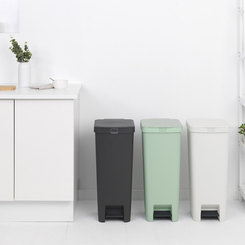 Кош за боклук с педал Brabantia StepUp 1005558, 40 л, Екологични материали, Голям отвор, Светлозелен