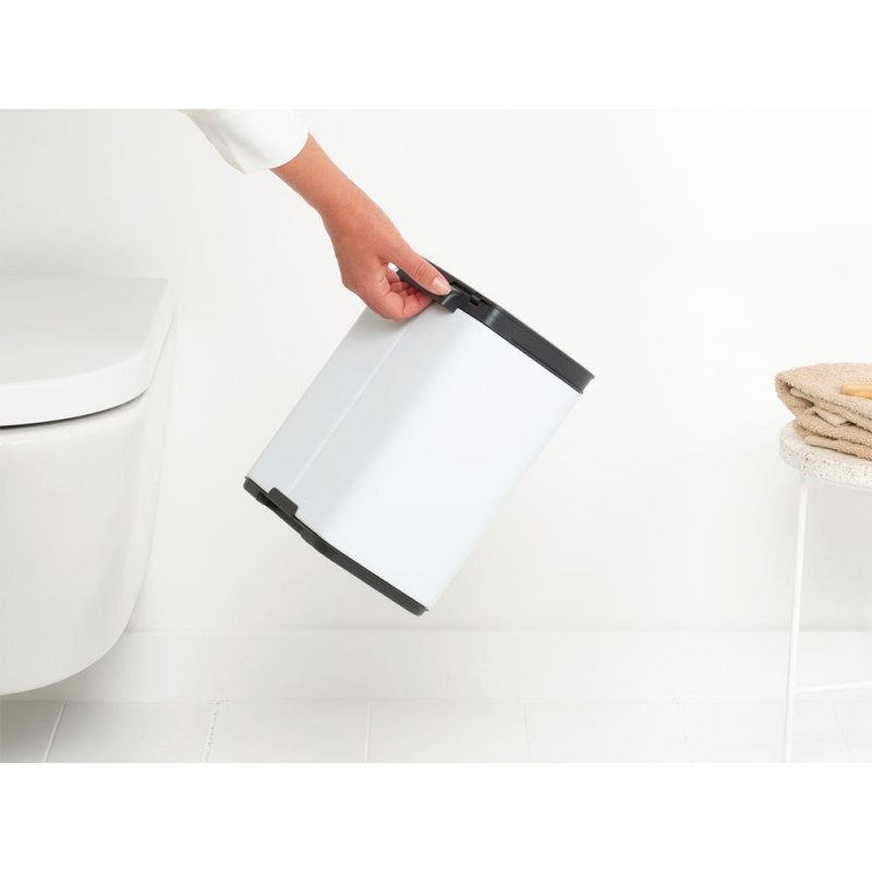 Кош за боклук Brabantia Bo Small 1006621, 4 л, Плавно и безшумно отваряне, Противоплъзгаща основа, Бял