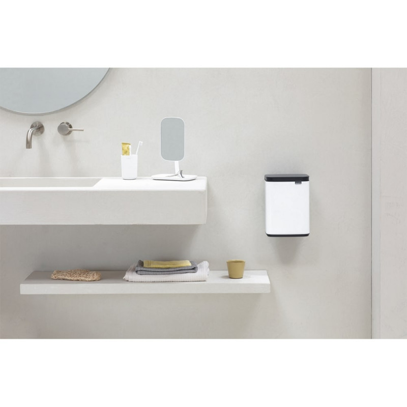 Кош за боклук Brabantia Bo Small 1006621, 4 л, Плавно и безшумно отваряне, Противоплъзгаща основа, Бял