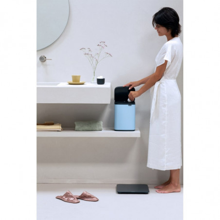 Кош за боклук Brabantia Bo Small 1006626, 4 л, Плавно и безшумно отваряне, Противоплъзгаща основа, Светлосин