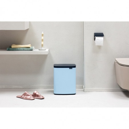 Кош за боклук Brabantia Bo Small 1006631, 7 л, Плавно и безшумно отваряне, Противоплъзгаща основа, Светлосин