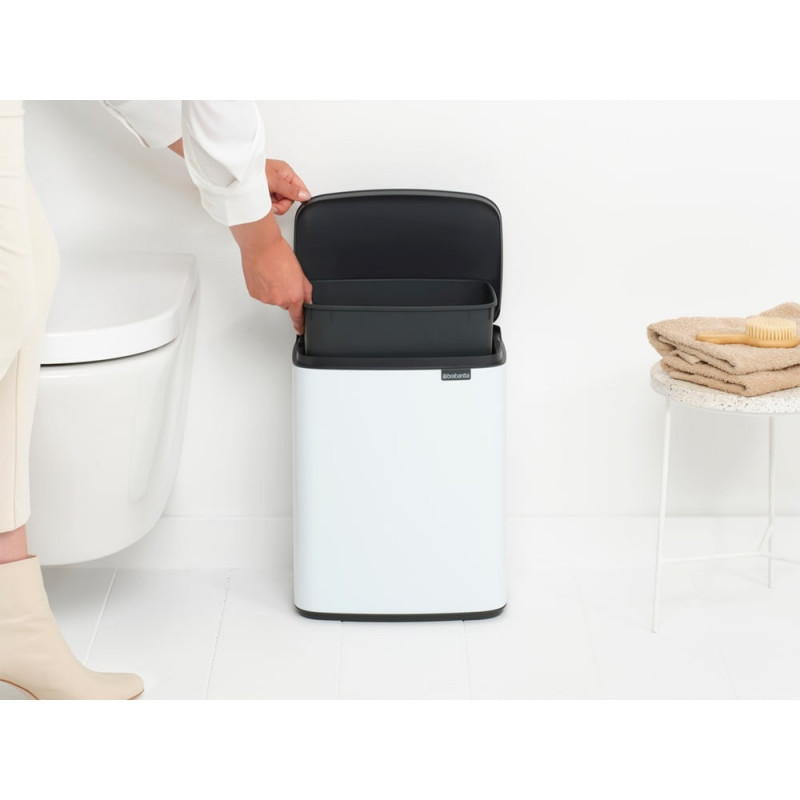 Кош за боклук Brabantia Bo Small 1006633, 12 л, Безшумно и плавно отваряне, Противоплъзгаща основа, Бял