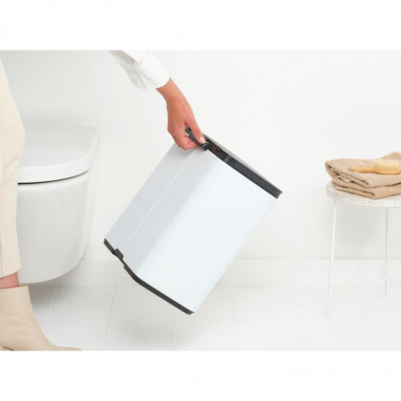 Кош за боклук Brabantia Bo Small 1006633, 12 л, Безшумно и плавно отваряне, Противоплъзгаща основа, Бял