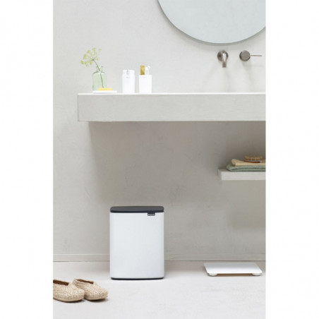 Кош за боклук Brabantia Bo Small 1006633, 12 л, Безшумно и плавно отваряне, Противоплъзгаща основа, Бял