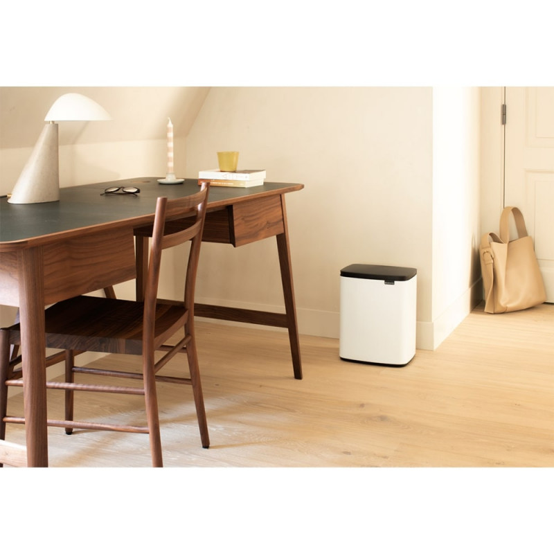 Кош за боклук Brabantia Bo Small 1006633, 12 л, Безшумно и плавно отваряне, Противоплъзгаща основа, Бял