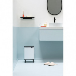 Кош за боклук Brabantia Bo Small Hi 1006647, 12 л, Плавно и безшумно отваряне, Противоплъзгаща основа, Бял