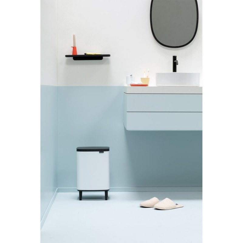Кош за боклук Brabantia Bo Small Hi 1006647, 12 л, Плавно и безшумно отваряне, Противоплъзгаща основа, Бял