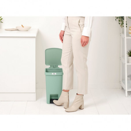 Кош за боклук с педал Brabantia StepUp 1008481, 16 л, Екологични материали, Голям отвор, Светлозелен