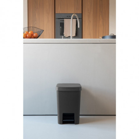 Кош за боклук с педал Brabantia StepUp 1008482, 25 л, Екологични материали, Голям отвор, Тъмносив