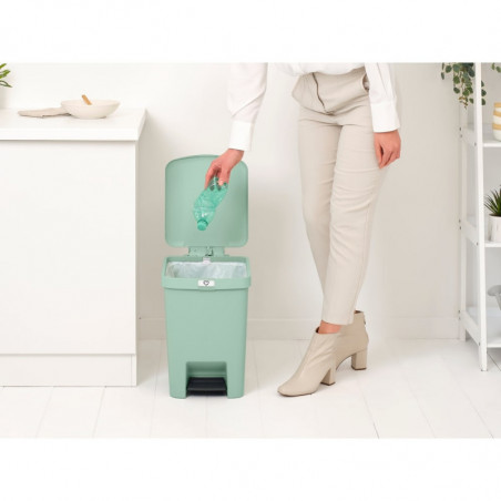 Кош за боклук с педал Brabantia StepUp 1008484, 25 л, Екологични материали, Голям отвор, Светлозелен