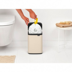 Кош за боклук Brabantia Bo Small 1008865, 4 л, Плавно и безшумно отваряне, Противоплъзгаща основа, Бежов