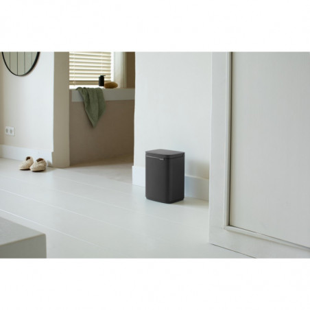 Кош за боклук Brabantia Bo Small 1008866, 4 л, Плавно и безшумно отваряне, Противоплъзгаща основа, Минерално покритие, Тъмносив