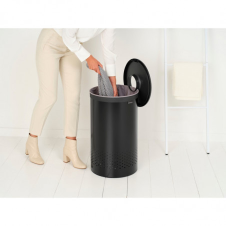 Кош за пране Brabantia 1008918, 60 л, Пластмасов капак, Пълнене без отваряне, Вентилационни отвори, Черен