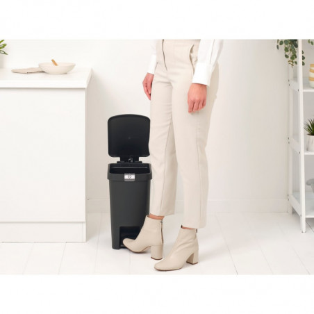 Кош за боклук с педал Brabantia StepUp 1008479, 16 л, Екологични материали, Голям отвор, Тъмносив