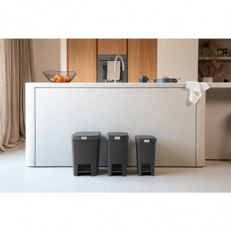 Кош за боклук с педал Brabantia StepUp 1008479, 16 л, Екологични материали, Голям отвор, Тъмносив
