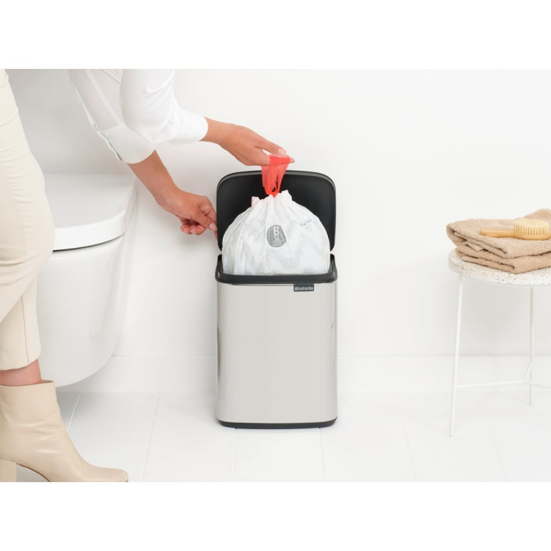 Кош за боклук Brabantia Bo Small 1006630, 7 л, Плавно и безшумно отваряне, Противоплъзгаща основа, Инокс