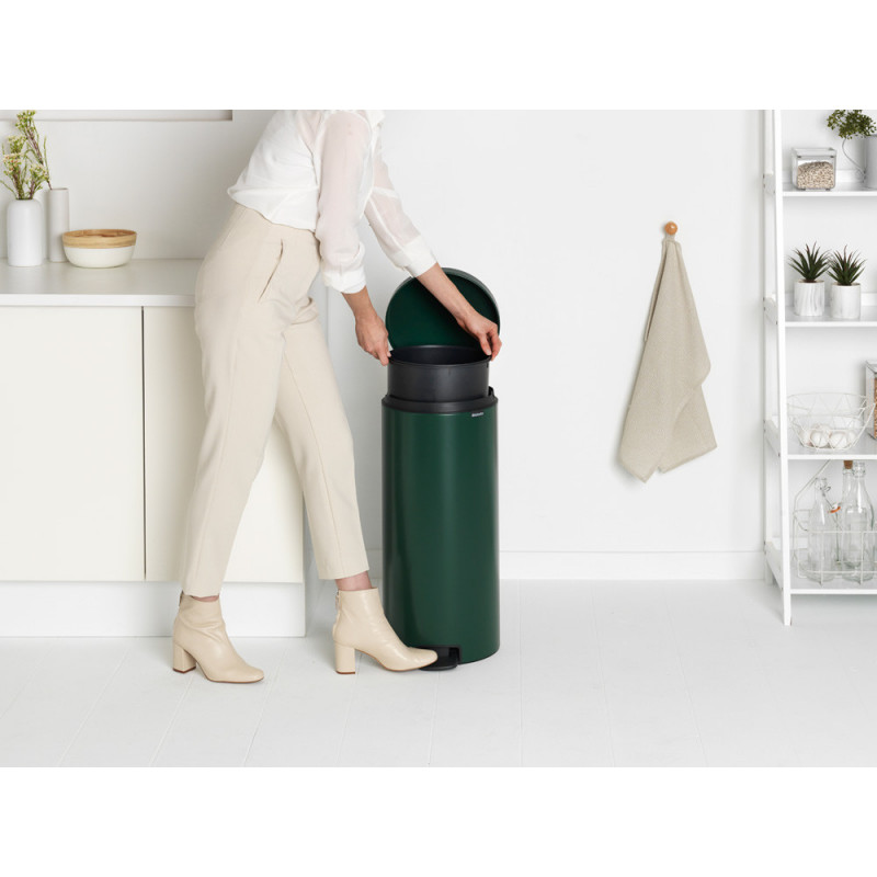 Кош за боклук с педал Brabantia NewIcon 1003210, 30 л, Плавно затваряне, Противоплъзгаща основа, Тъмнозелен