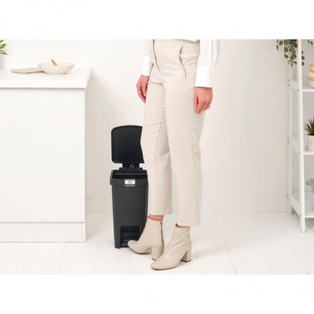 Кош за боклук с педал Brabantia StepUp 1008476, 10 л, Екологични материали, Голям отвор, Тъмносив