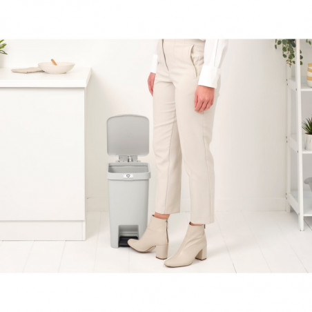 Кош за боклук с педал Brabantia StepUp 1008480, 16 л, Екологични материали, Голям отвор, Светлосив