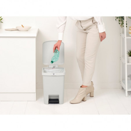 Кош за боклук с педал Brabantia StepUp 1008483, 25 л, Екологични материали, Голям отвор, Светлосив