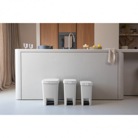 Кош за боклук с педал Brabantia StepUp 1008483, 25 л, Екологични материали, Голям отвор, Светлосив