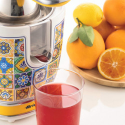 Цитрус преса Ariete Positano JUICER 0413/0P, 85W, Метално тяло, Безшумна работа, 2 приставки, Бял/Жълт