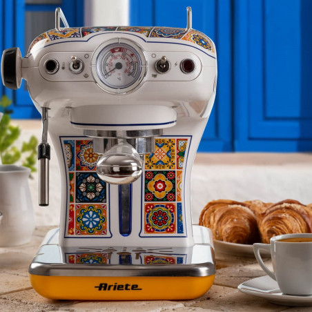 Кафемашина Ariete Positano 1389/1P, 850W, 15 bar, 0.9 л, Стиймър за мляко, Мляно и ESE дози, Бял/жълт