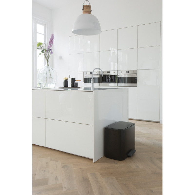 Кош за боклук Brabantia Bo Pedal 1000236, 36 л, Леко затваряне, Противоплъзгаща основа, Устойчив на пръстови отпечатъци, Черен