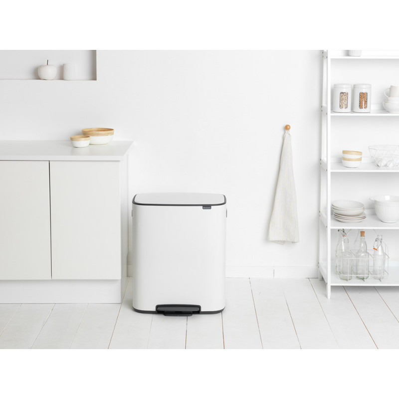 Кош за боклук Brabantia Bo Pedal 1003182, 60 л, Леко затваряне, Противоплъзгаща основа, Бял