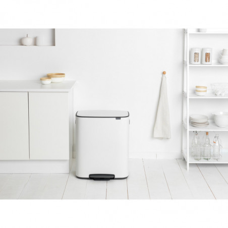 Кош за боклук Brabantia Bo Pedal 1003182, 60 л, Леко затваряне, Противоплъзгаща основа, Бял