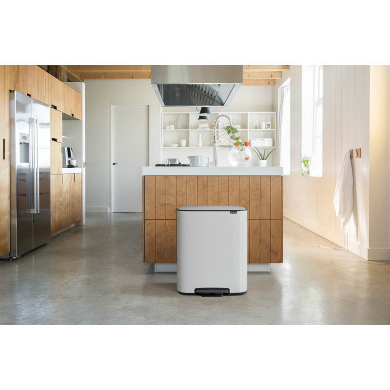 Кош за боклук Brabantia Bo Pedal 1003182, 60 л, Леко затваряне, Противоплъзгаща основа, Бял