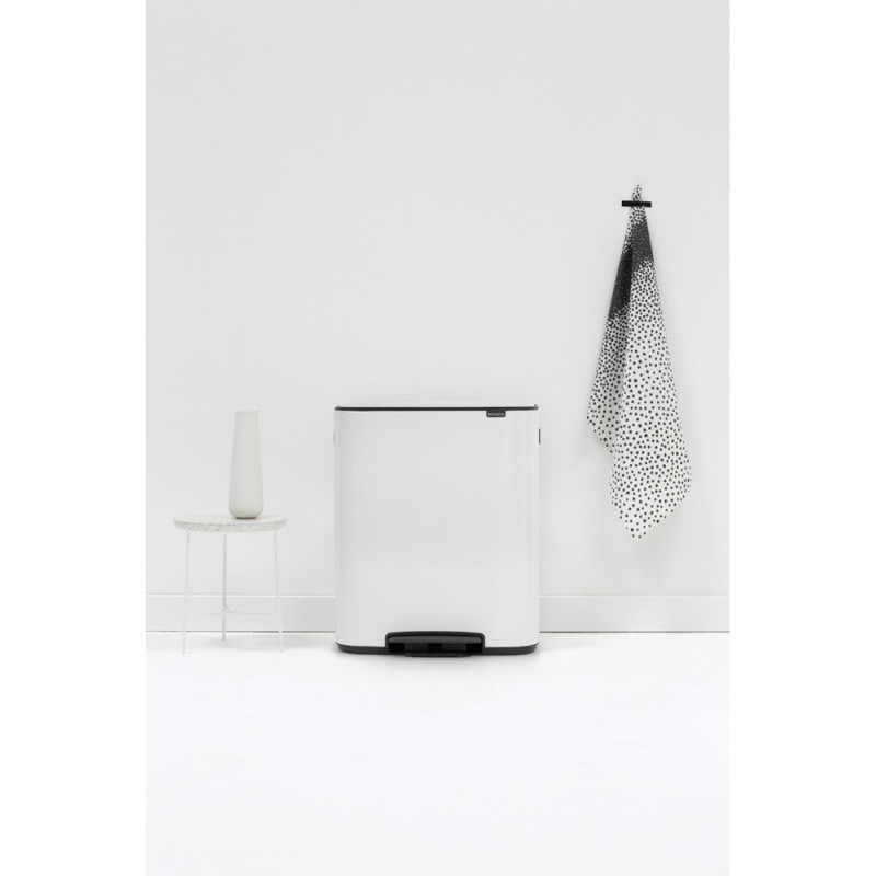 Кош за боклук Brabantia Bo Pedal 1003182, 60 л, Леко затваряне, Противоплъзгаща основа, Бял