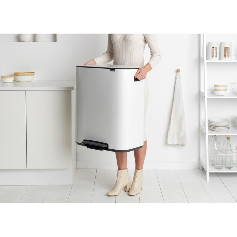 Кош за боклук Brabantia Bo Pedal 1003182, 60 л, Леко затваряне, Противоплъзгаща основа, Бял